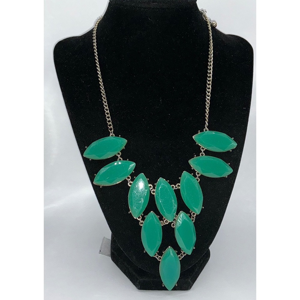 Green Marquise Statement Bib Necklace –‎ 16" + 3" Extender – Unsigned